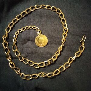 3 for💲25🌟gold-tone QEII Queen Elizabeth II medallion chain belt coronation
